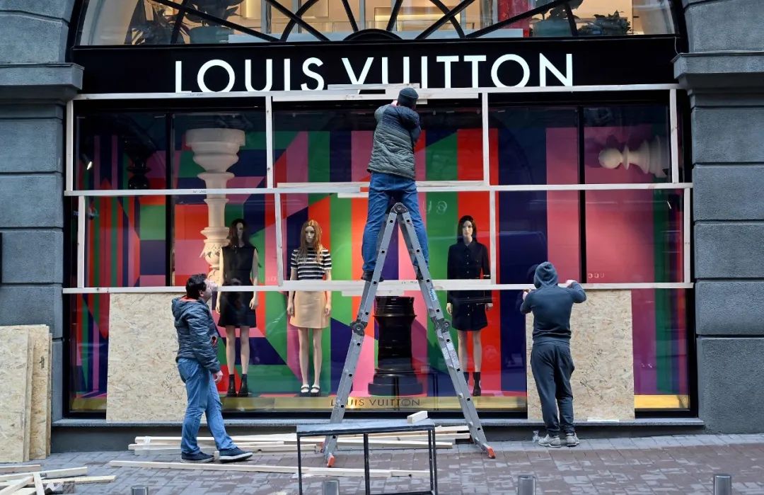 Louis Vuitton can't sell?