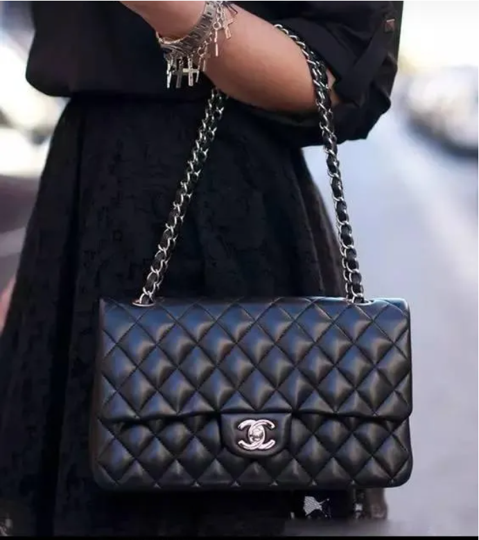 Chanel in addition to 2.55, CF, LeBoy, coco classic bags are worth buying