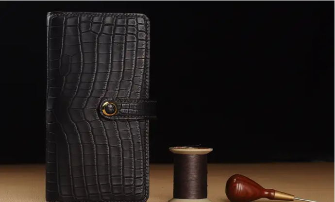 The choice of wallet: the perfect fusion of style, color, material and taste